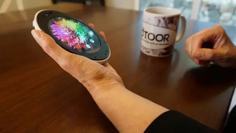 Круглый смартфон с двумя разъёмами USB, парой разъёмов для наушников, крошечным экраном и ценой 1000 долларов. Cyrcle&nbsp;Phone 2.0 вышел на Kickstarter